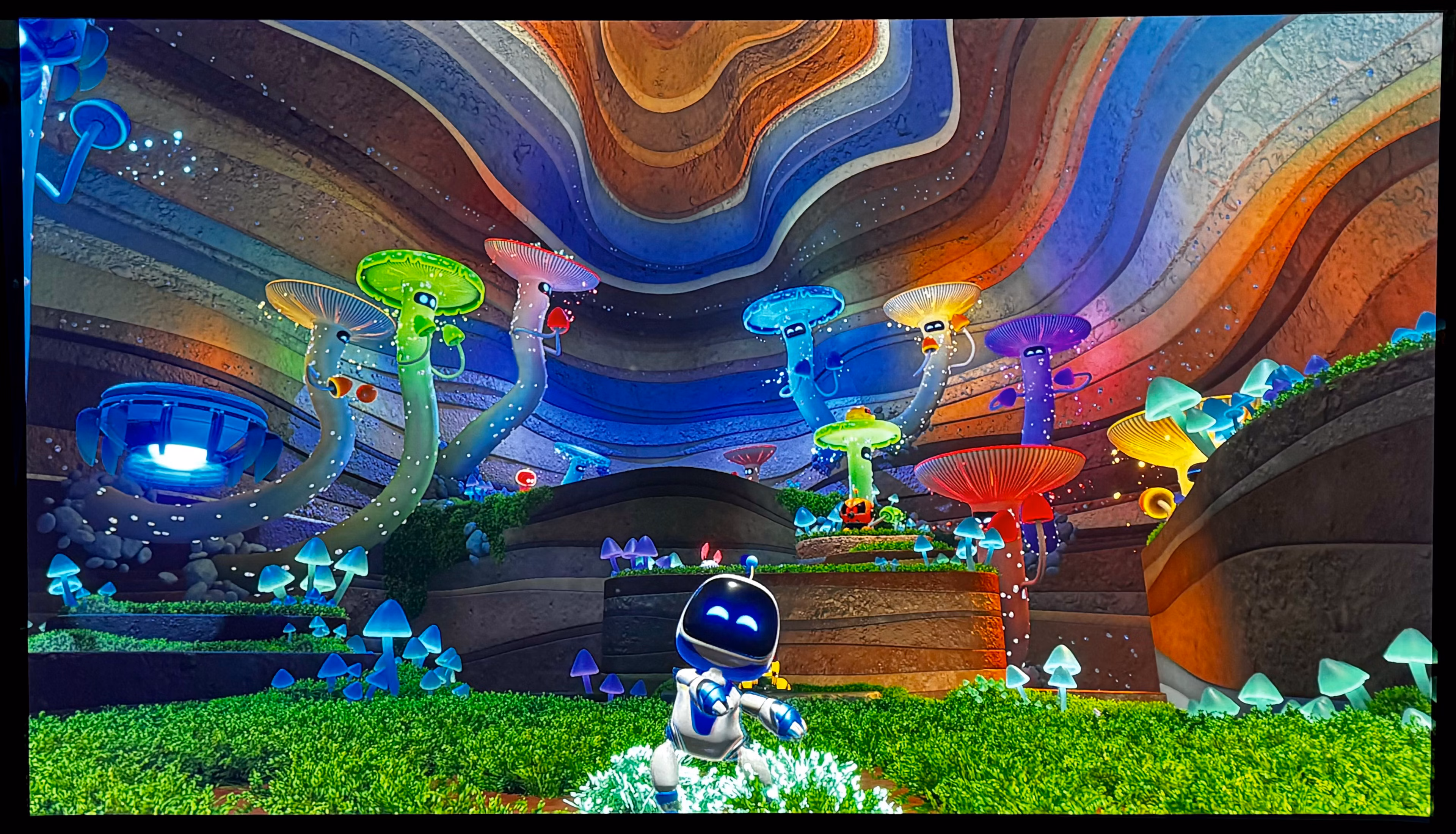 گرافیک و طراحی هنری ASTRO BOT